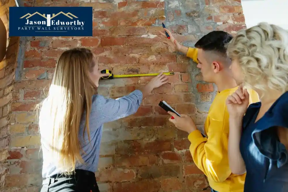 What are the responsibilities of a party wall surveyor Kidderminster?